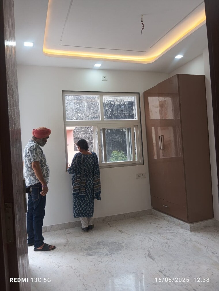 Room, rohini sector 25 2 Bedroom 550 Sq.Ft. Builder Floor In Rohini Sector 25 Delhi 9376389