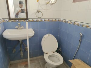 Bathroom in 3 BHK Builder Floor at SS Southend Floors, South City 2 – for Rent