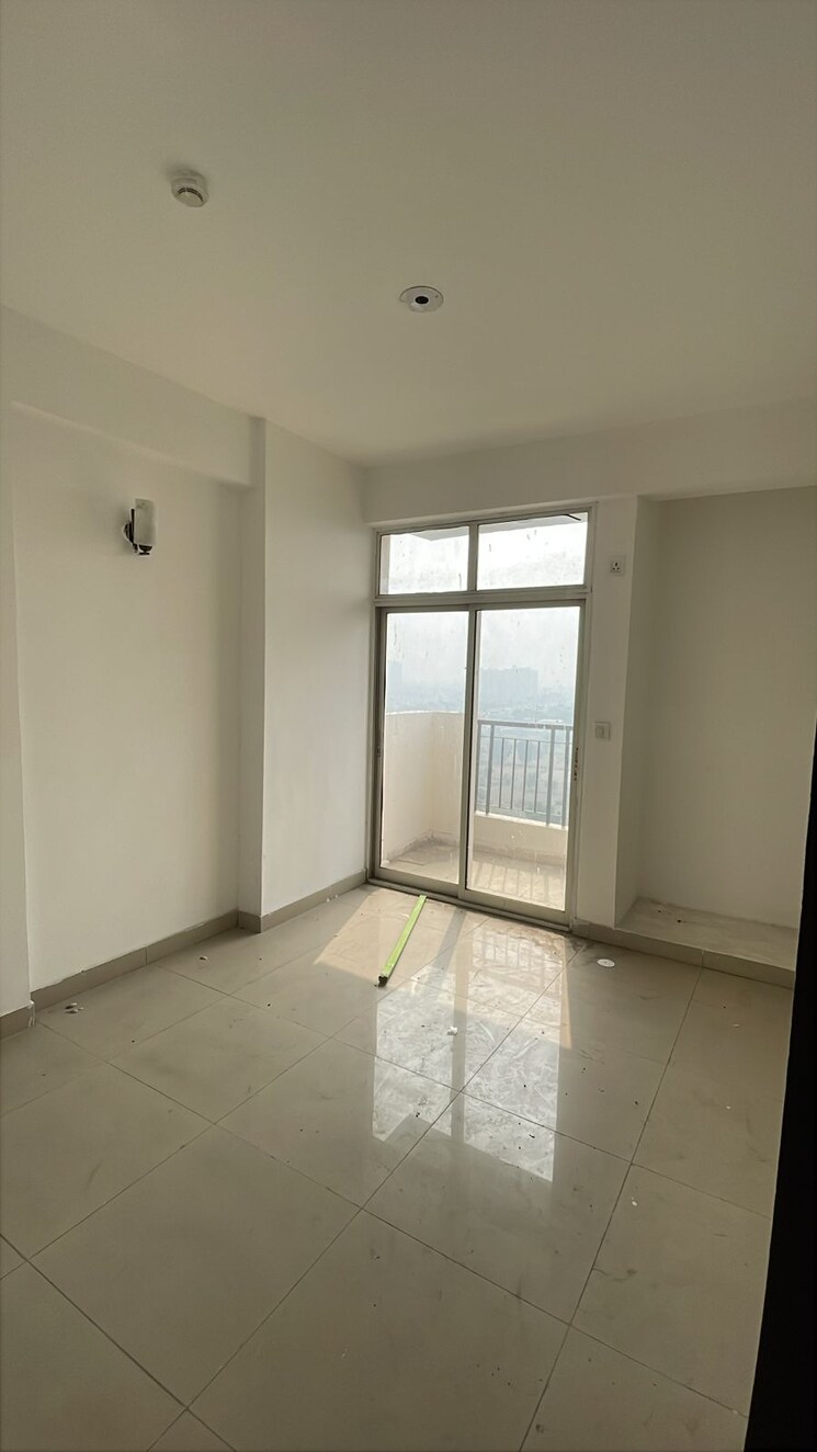 Room, mahagun-mahagunpuram 2 Bedroom 1179 Sq.Ft. Apartment In Shastri Nagar Ghaziabad 9376423