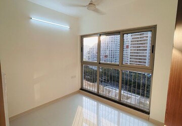 Room in 2 BHK Apartment at Amanora Ascent Towers, Hadapsar – for Rent