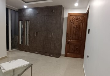 Room in 2 BHK Builder Floor at Kalkaji – for Rent