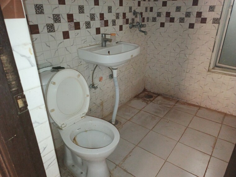 Bathroom, jm-florence 2 Bedroom 1197 Sq.Ft. Apartment In Tech Zone 4 Greater Noida Greater Noida 9376467