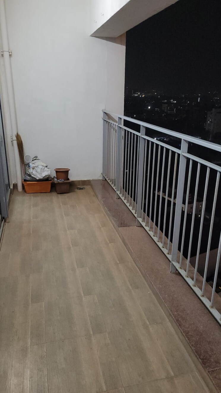 Balcony, amanora-neo-towers 2 Bedroom 975 Sq.Ft. Apartment In Hadapsar Pune 9376566