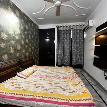 Bedroom in 2 BHK Builder Floor at Paras PLD Homes, Sector 42 – for Rent