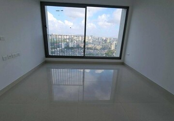 Room in 2 BHK Apartment at Sunteck Avenue 2, Goregaon West – for Rent