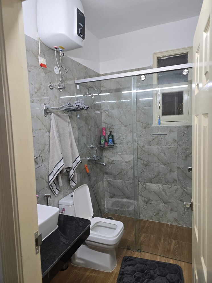 Bathroom, kharar landran road 3.5 Bedroom 2043 Sq.Ft. Apartment In Kharar Landran Road Mohali 9376519