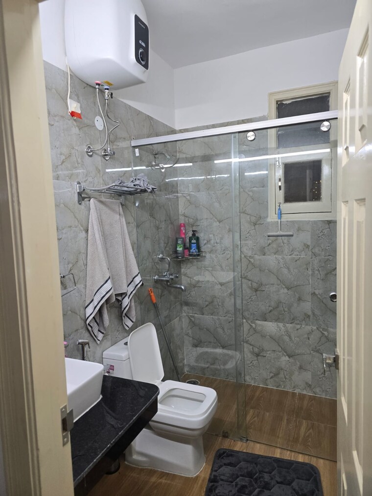 Bathroom, kharar landran road 3.5 Bedroom 2043 Sq.Ft. Apartment In Kharar Landran Road Mohali 9376519