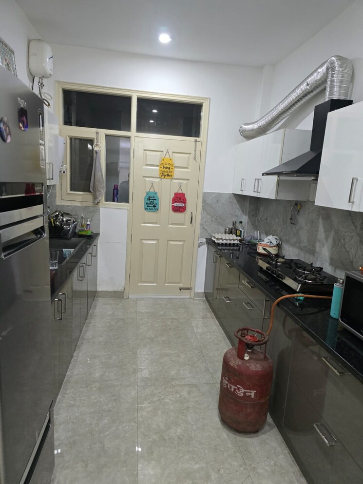 Kitchen, kharar landran road 3.5 Bedroom 2043 Sq.Ft. Apartment In Kharar Landran Road Mohali 9376519