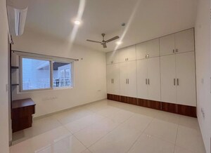 Bathroom in 3 BHK Apartment at Prestige Beverly Hills, Kokapet – for Rent