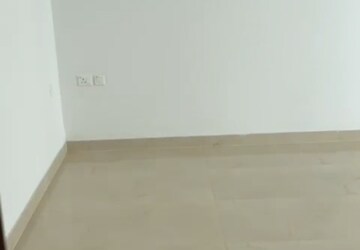 Room in 2 BHK Apartment at Hero Homes Gurgaon, Sector 104 – for Rent