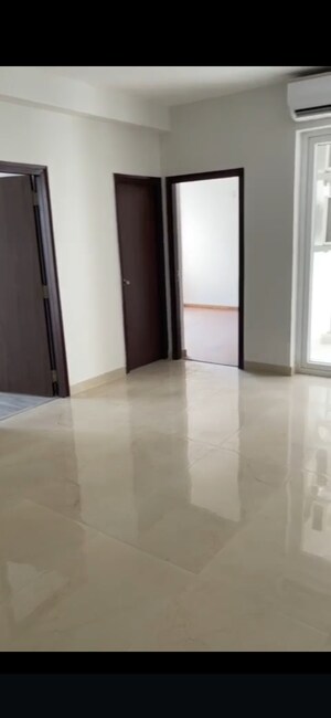 Room in 2 BHK Apartment at Hero Homes Gurgaon, Sector 104 – for Rent