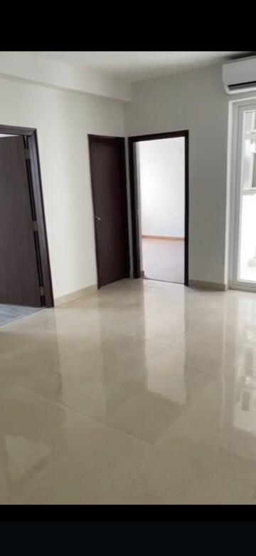 Room in 2 BHK Apartment at Hero Homes Gurgaon, Sector 104 – for Rent