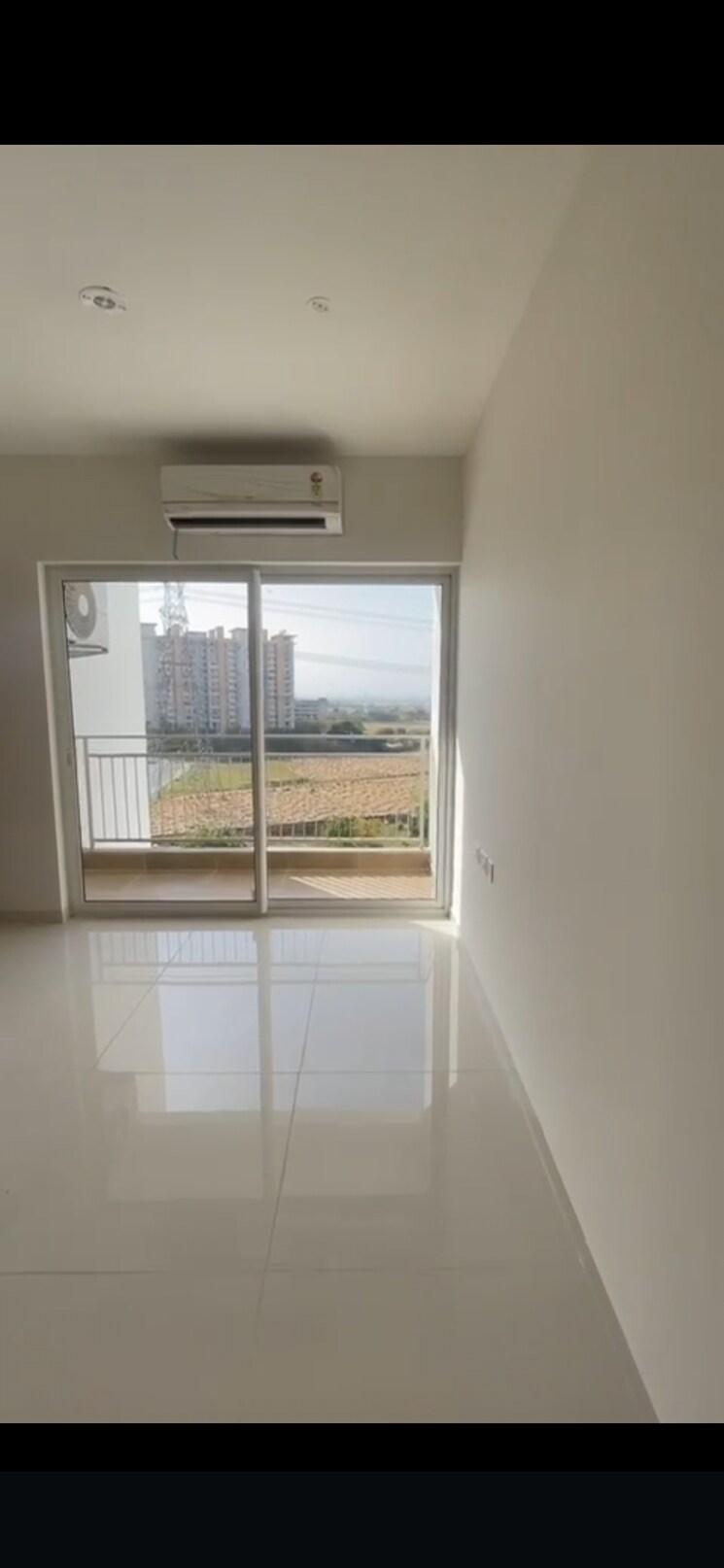 Room, hero-homes-gurgaon 2 Bedroom 1099 Sq.Ft. Apartment In Sector 104 Gurgaon 9376518