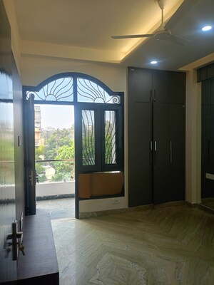 Room in 3 BHK Builder Floor at Indrapuram – for Sale