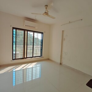 Room in 3 BHK Apartment at Swastik Regalia, Kavesar – for Rent