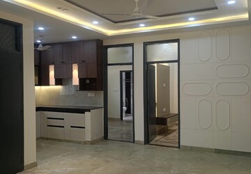 Room in 3 BHK Builder Floor at Indrapuram – for Sale