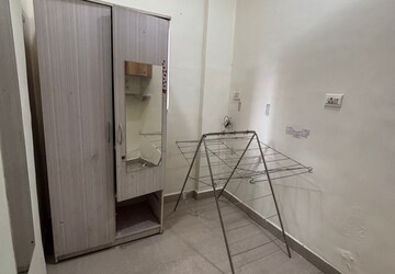 Room in 1.5 BHK Apartment at Moreshwar Kamal, Kolshet – for Rent