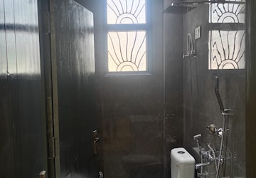 Bathroom in 3 BHK Builder Floor at Indrapuram – for Sale