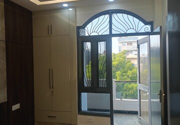 Building Lobby in 3 BHK Builder Floor at Indrapuram – for Sale