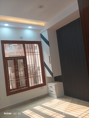 Room in 3 BHK Builder Floor at Rohini Sector 25 – for Sale