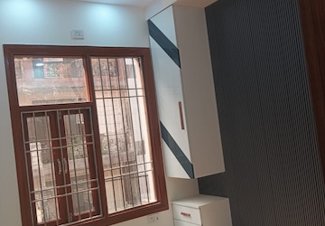 Room in 3 BHK Builder Floor at Rohini Sector 25 – for Sale