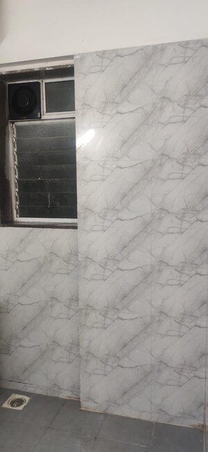 Room in 1 BHK Apartment at Everest World Solitare, Kolshet Road – for Rent