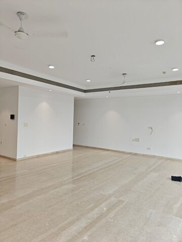 Room in 4 BHK Apartment at Bombay Realty Island city center ICC, Wadala – for Rent