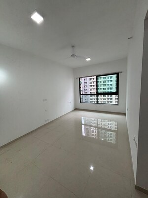 Room in 2 BHK Apartment at Kalpataru Immensa, Kolshet Road – for Rent