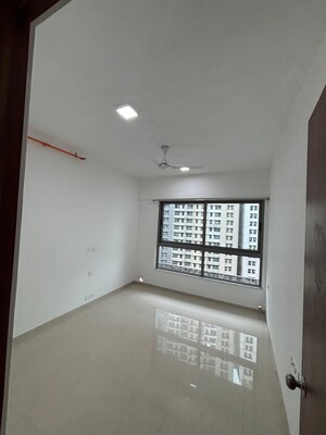 2 BHK Apartment For Rent in Kalpataru Immensa, Kolshet Road