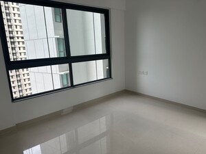 Room in 2 BHK Apartment at Kalpataru Immensa, Kolshet Road – for Rent