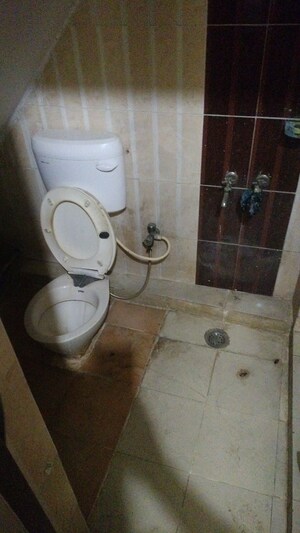 Bathroom in 1 BHK Builder Floor at Saket – for Rent