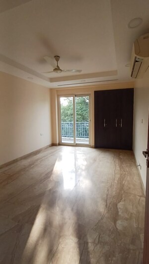 Room in 3 BHK Apartment at Greater Kailash I – for Rent