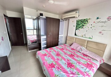 2 BHK Apartment For Rent in Amanora Future Towers, Hadapsar