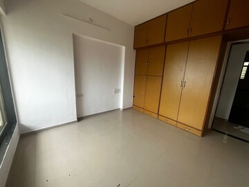 Room in 3 BHK Apartment at Evershine Grandeur, Malad West – for Rent