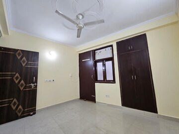 Room in 1 BHK Builder Floor at Saket – for Rent