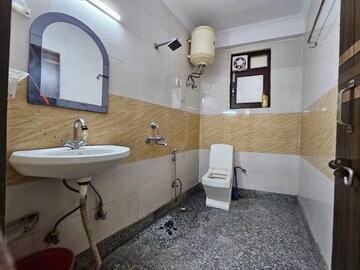 Bathroom in 1 BHK Builder Floor at Saket – for Rent