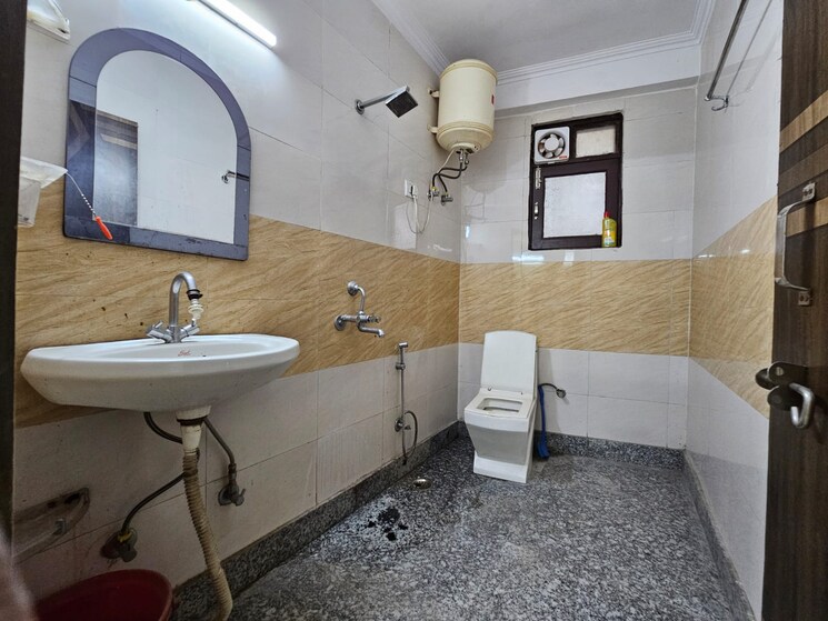 Bathroom, saket 1 Bedroom 500 Sq.Ft. Builder Floor In Saket Delhi 9376634