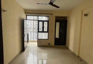 Room in 2 BHK Apartment at Mahagun Mahagunpuram II, Lal Kuan – for Sale