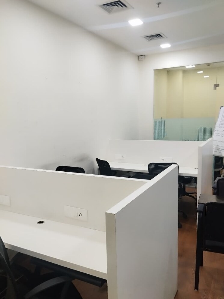 Team Area, neptune-magnet-mall Commercial Office Space 600 Sq.Ft. In Bhandup West Mumbai 9376669