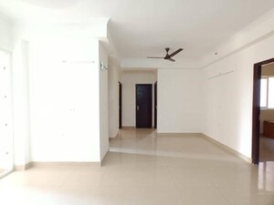 Room in 3 BHK Independent House at Amrapali Princely Estate, Sector 76 – for Rent