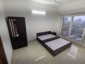 Room in 2 BHK Apartment at Shapoorji Pallonji BKC 28, Bandra East – for Rent