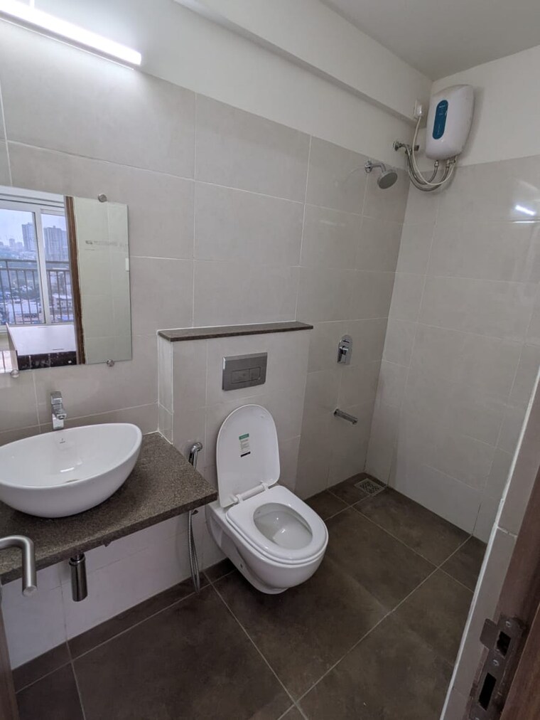 Bathroom, shapoorji-pallonji-bkc-28 2 Bedroom 712 Sq.Ft. Apartment In Bandra East Mumbai 9376743