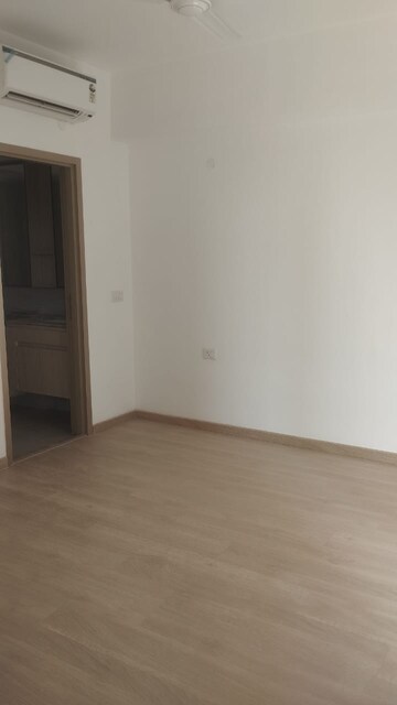 Room in 3 BHK Builder Floor at DLF Gardencity Enclave, Sector 93 – for Rent