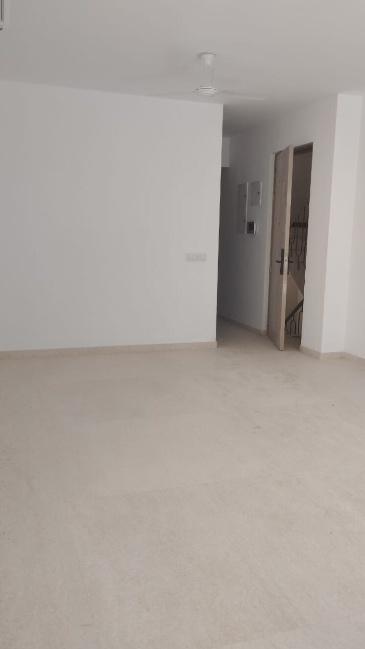 Room, dlf-gardencity-enclave 3 Bedroom 2000 Sq.Ft. Builder Floor In Sector 93 Gurgaon 9376742