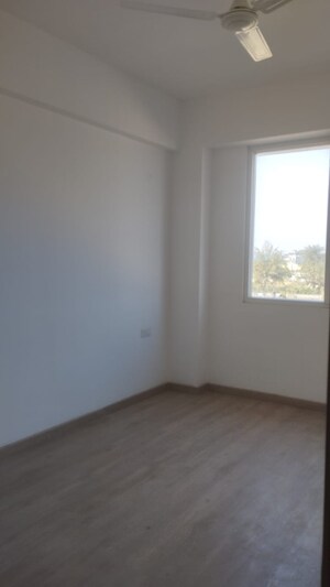 Room in 3 BHK Builder Floor at DLF Gardencity Enclave, Sector 93 – for Rent