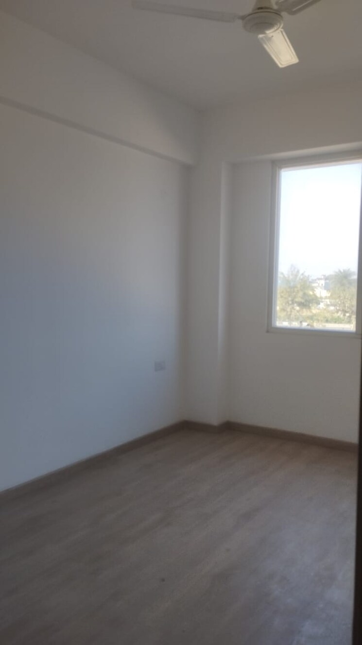 Room, dlf-gardencity-enclave 3 Bedroom 2000 Sq.Ft. Builder Floor In Sector 93 Gurgaon 9376757