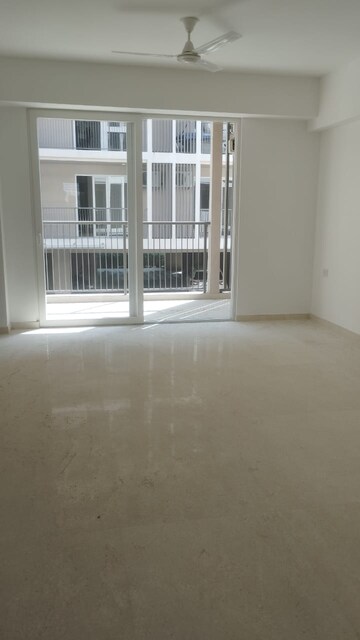 Room in 3 BHK Builder Floor at DLF Gardencity Enclave, Sector 93 – for Rent