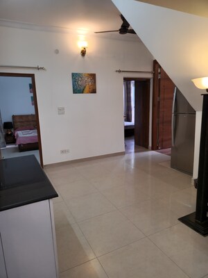 Room in 5 BHK Villa at Sheikh Sarai – for Rent