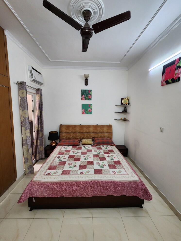 Bedroom, sheikh sarai 5 Bedroom 2500 Sq.Ft. Villa In Sheikh Sarai Delhi 9376709