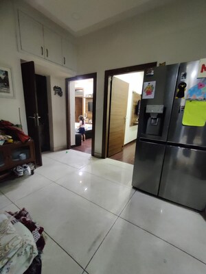 Team Area in 2.5 BHK Villa at RWA Apartments Sector 29, Sector 29 – for Rent